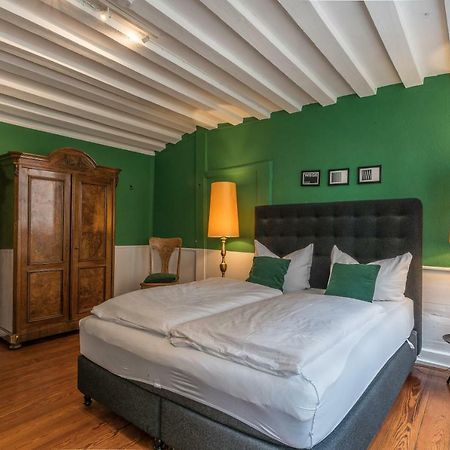 Privatzimmer In Bester Altstadtlage Tubingen Bagian luar foto