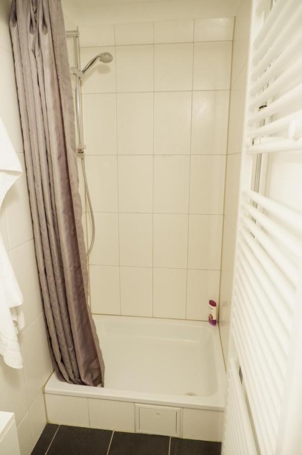 Privatzimmer In Bester Altstadtlage Tubingen Bagian luar foto