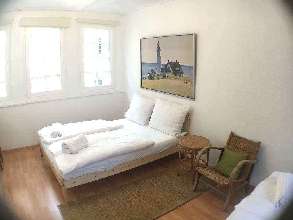 Privatzimmer In Bester Altstadtlage Tubingen Ruang foto